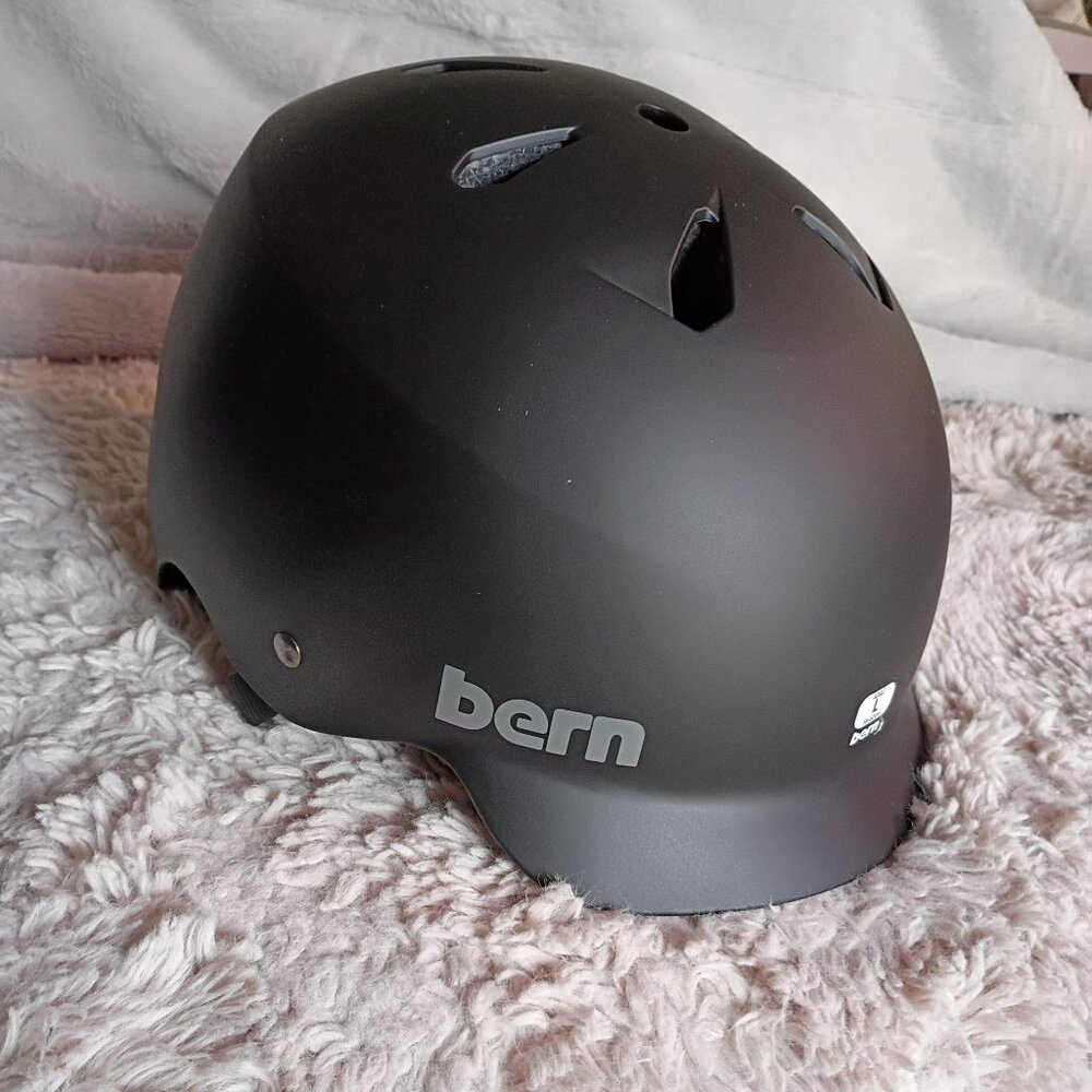 NWB/Bern Original Adult L(59-62cm) Matte Blacc Helmet